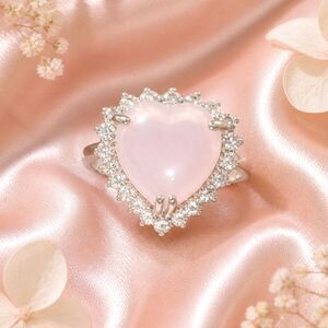 Vintage White Heart and Rhinestone Fashion Ring - Size 9